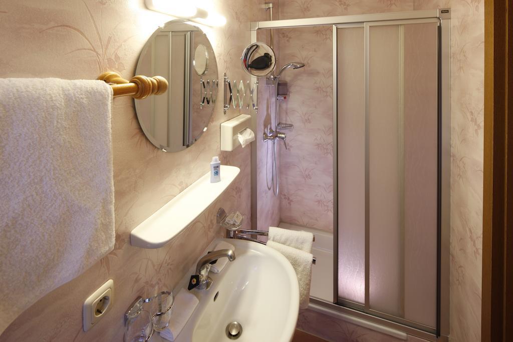 Hotel-Gasthof Zimba Damuels Rom bilde