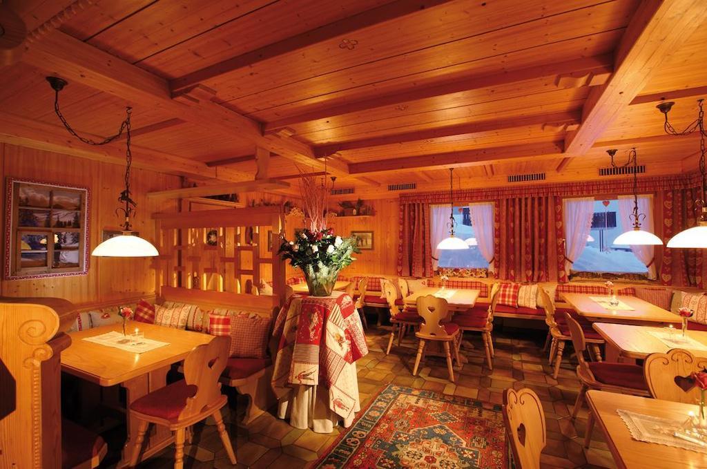 Hotel-Gasthof Zimba Damuels Eksteriør bilde